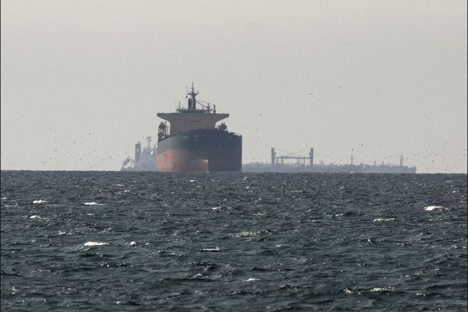 White House Adviser Says Tankers Are Beginning to Pass Through Strait of Hormuz as U.S. Monitors Supply Flows