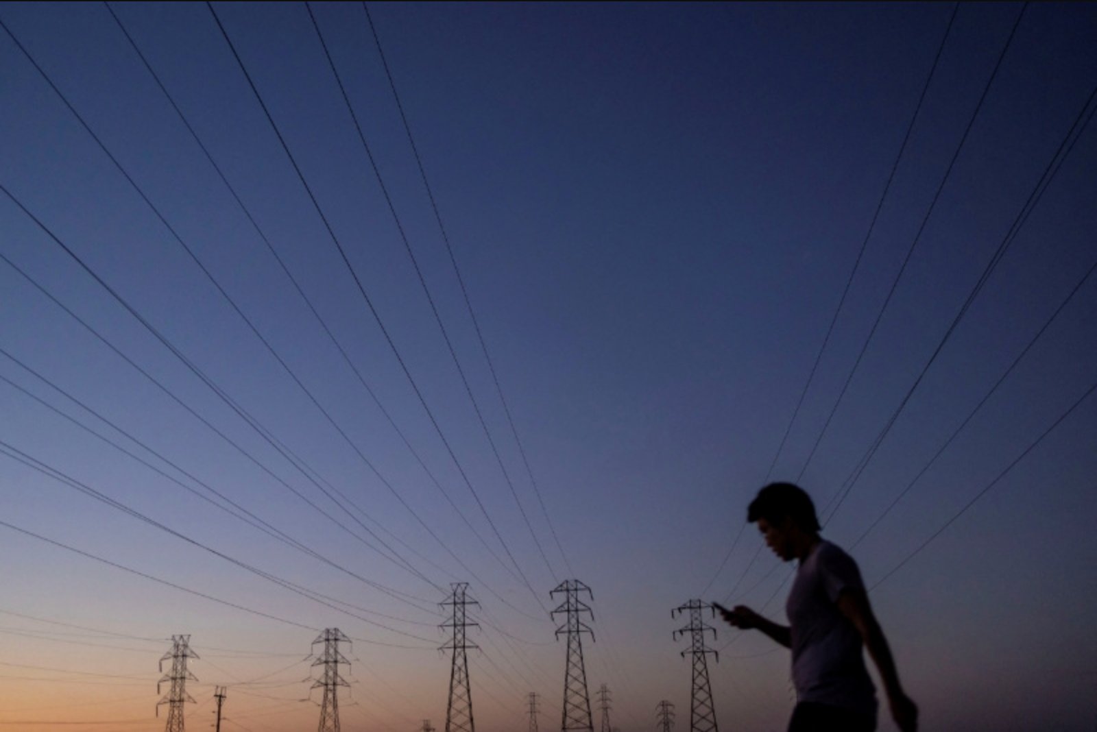 Battery Storage Firms Court AI Data Centers as Grid and Supply Limits Slow Growth