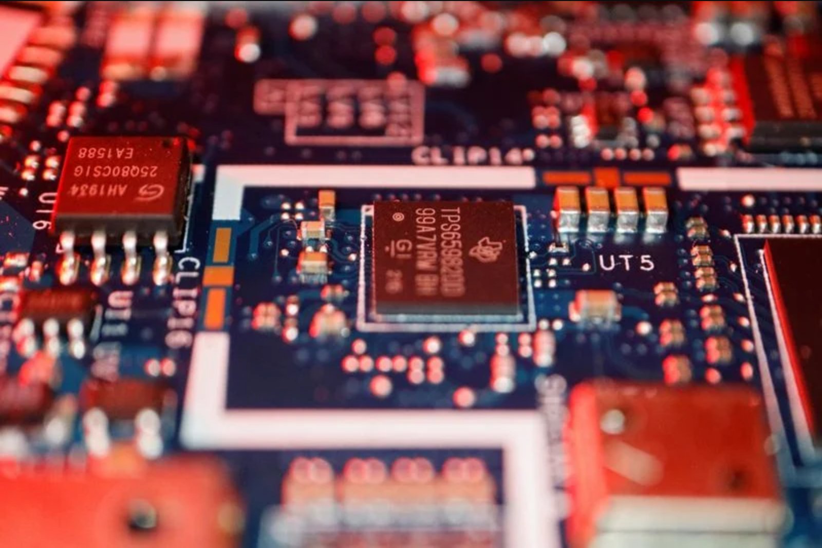 Chipflation Pressures Hit Tech, Ripples Through Markets and Commodities