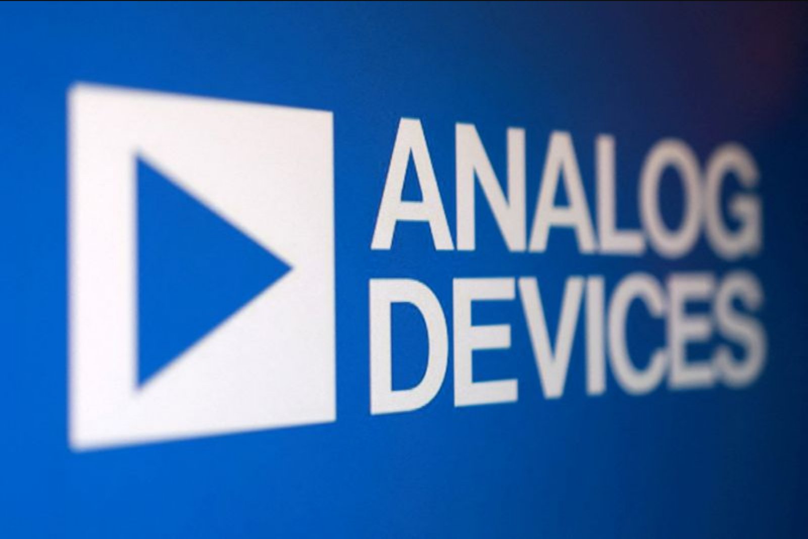Analog Devices Raises Q2 Targets as Data Center AI Demand Boosts Chip Sales
