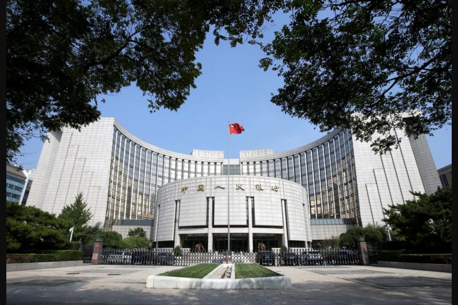 PBOC Urges Banks to Lift May Lending as Credit Demand Remains Weak