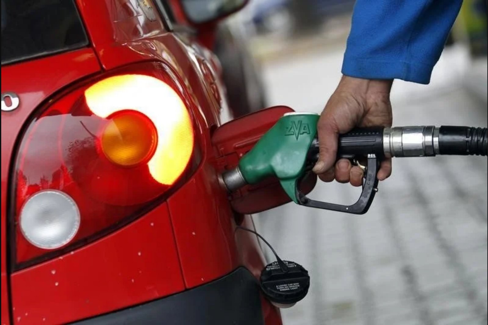 Northwest Europe Gasoline Margins Slide as Crude Strengthens