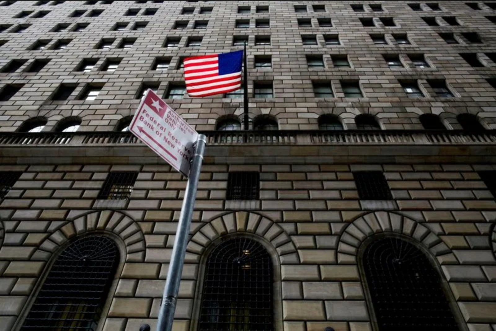 New York Fed Survey Shows Little Change in Inflation Expectations Despite Rising Uncertainties