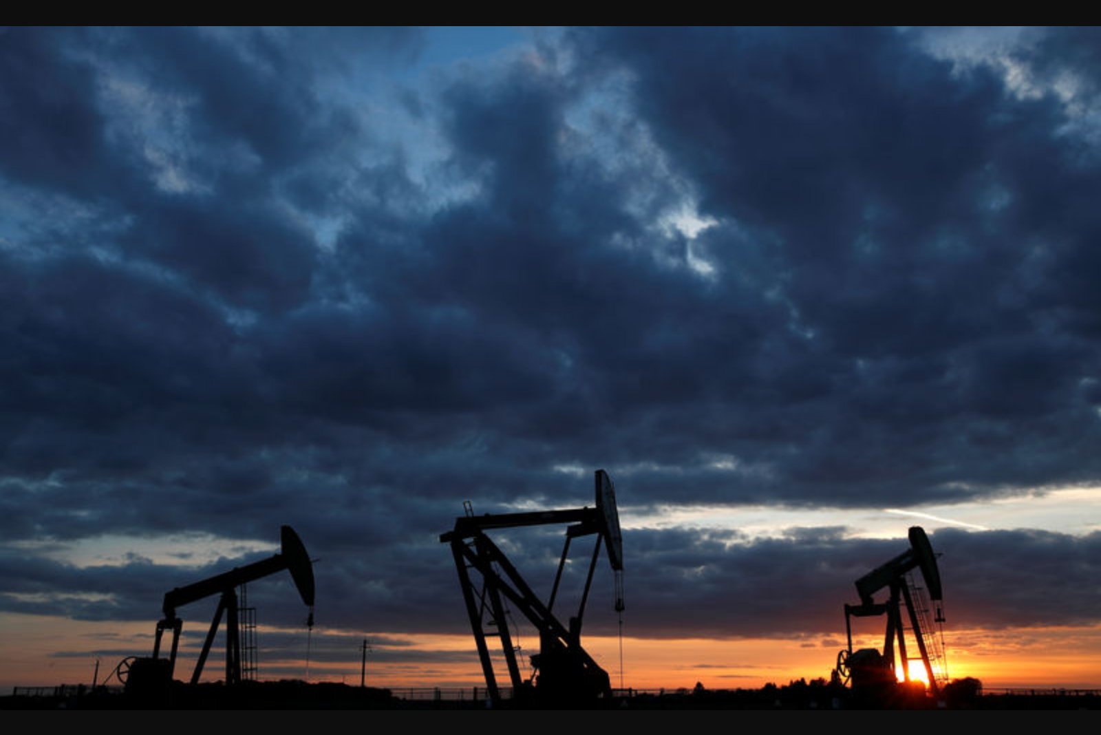 Oil edges higher as US-Iran tensions and Chinese holiday travel shape market outlook