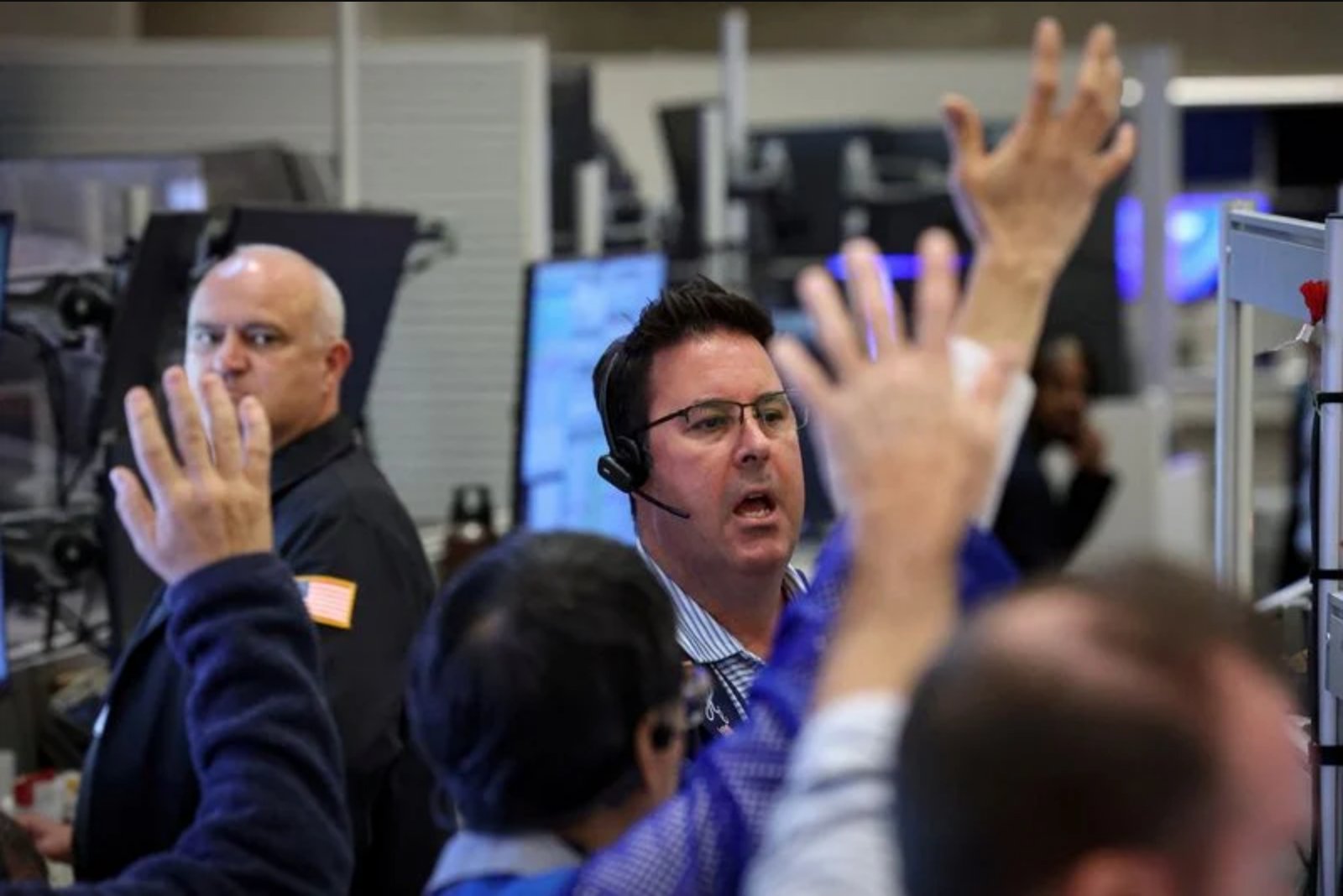 Market Ripples as Oil Tops $100 Again and U.S.-Canada Trade Escalates