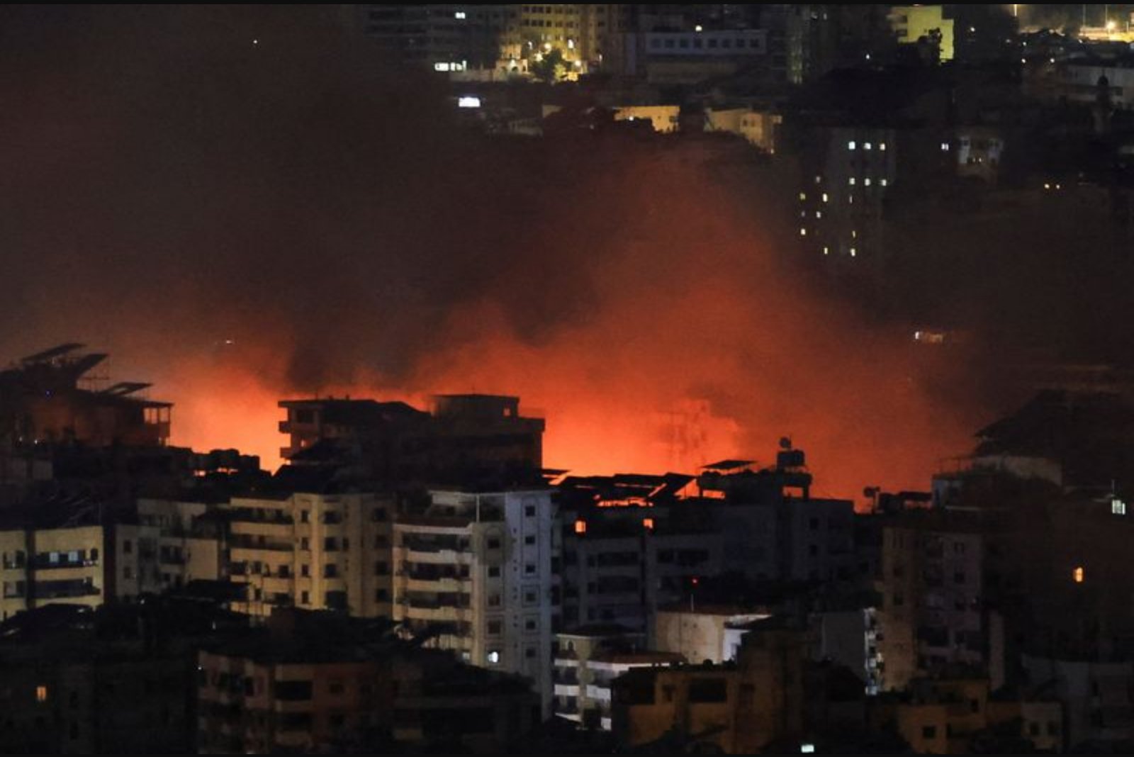 Heavy Israeli Airstrikes Hit Beirut Suburbs as Hezbollah Orders Israelis to Evacuate Border Towns