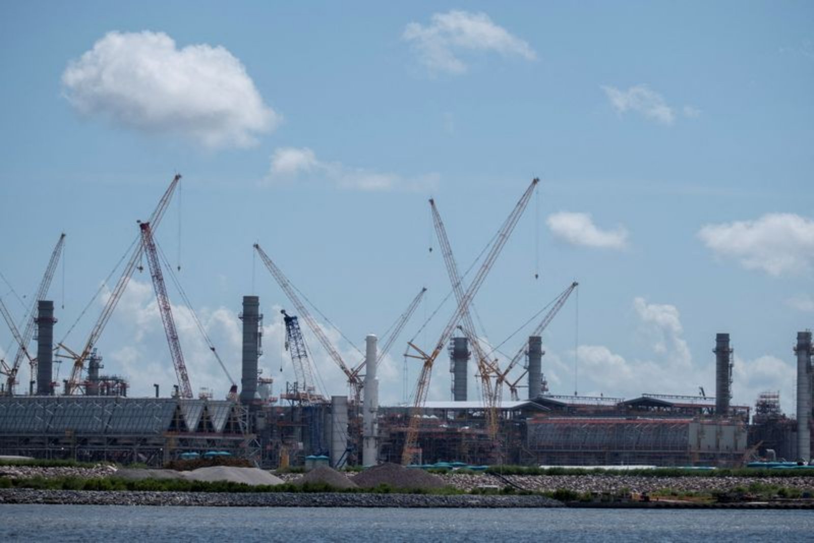 A Decade On, U.S. LNG Build-Out Remains Rapid as Capacity Targets Surge