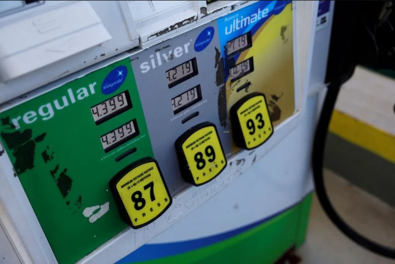 US Drivers Face Largest Burden from Fuel Price Spike Linked to Iran War, Study Finds