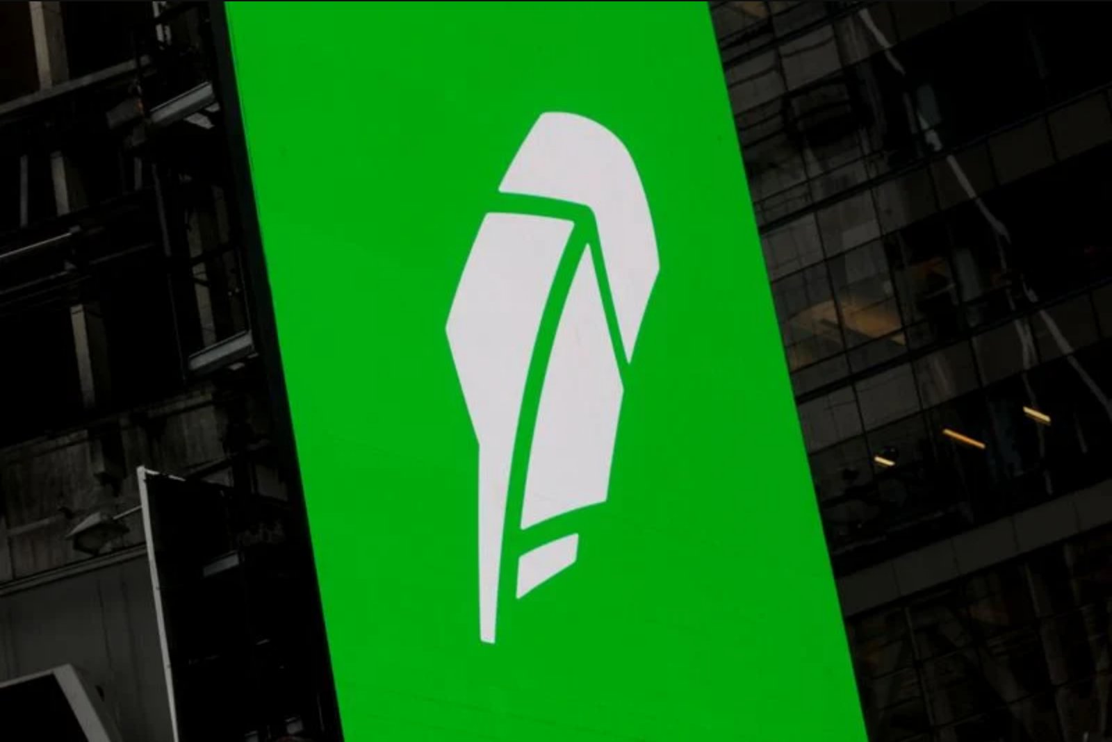 Robinhood Widens European Perpetual Futures and Sets Sights on UK Crypto Trading