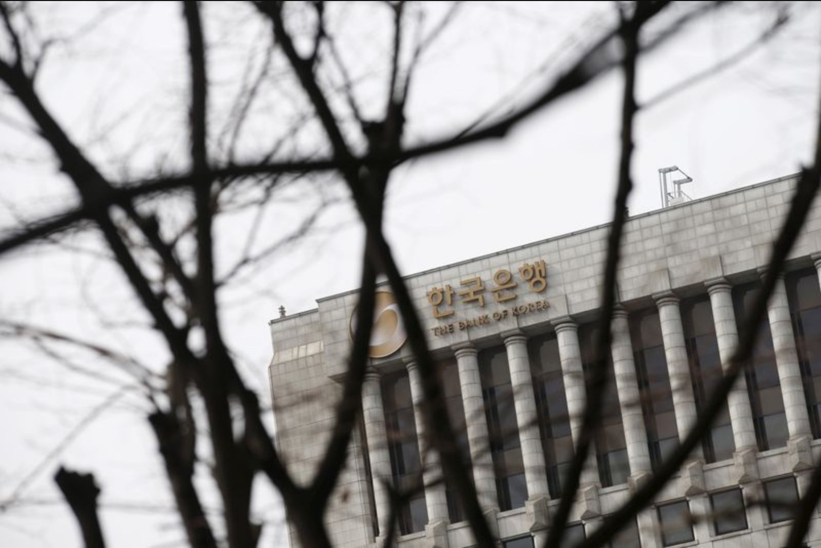 Bank of Korea to Hold Policy Rate at 2.50% Through 2026, Poll Shows