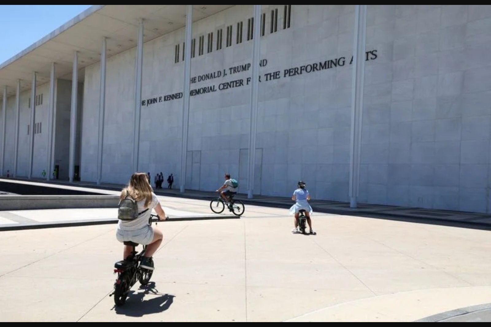 Kennedy Center Directed to Revert Name After Federal Ruling