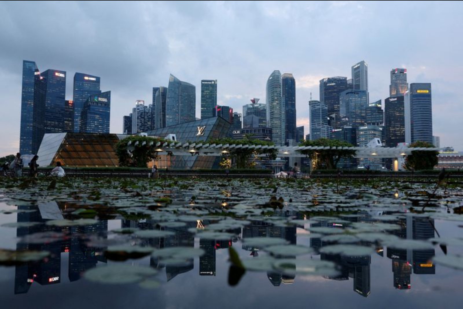 Singapore Urges Banks to Use AI to Create Higher-Value Jobs, Not Only Cut Costs
