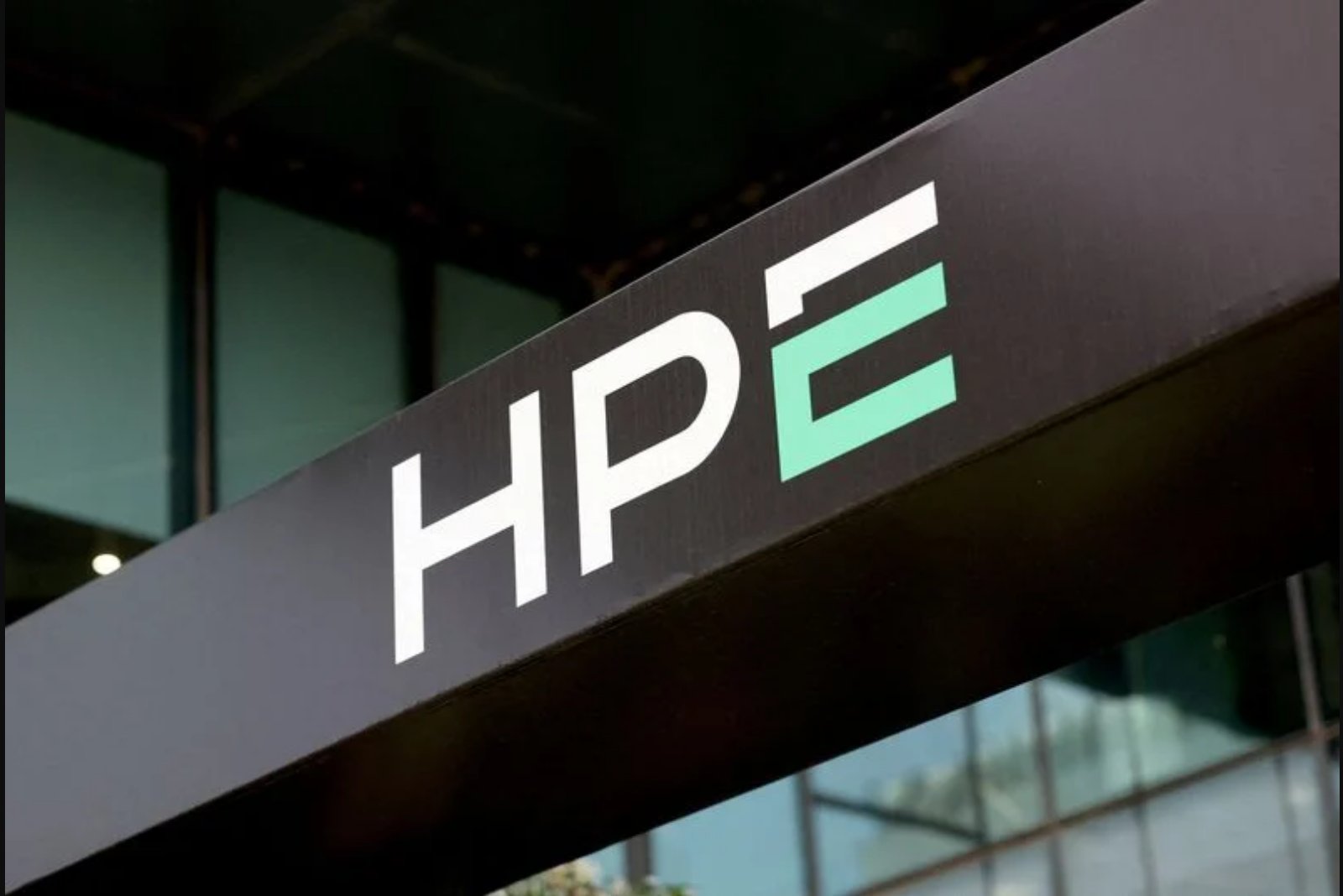 HPE Stock Jumps as AI-Driven Server Demand Accelerates Financial Targets