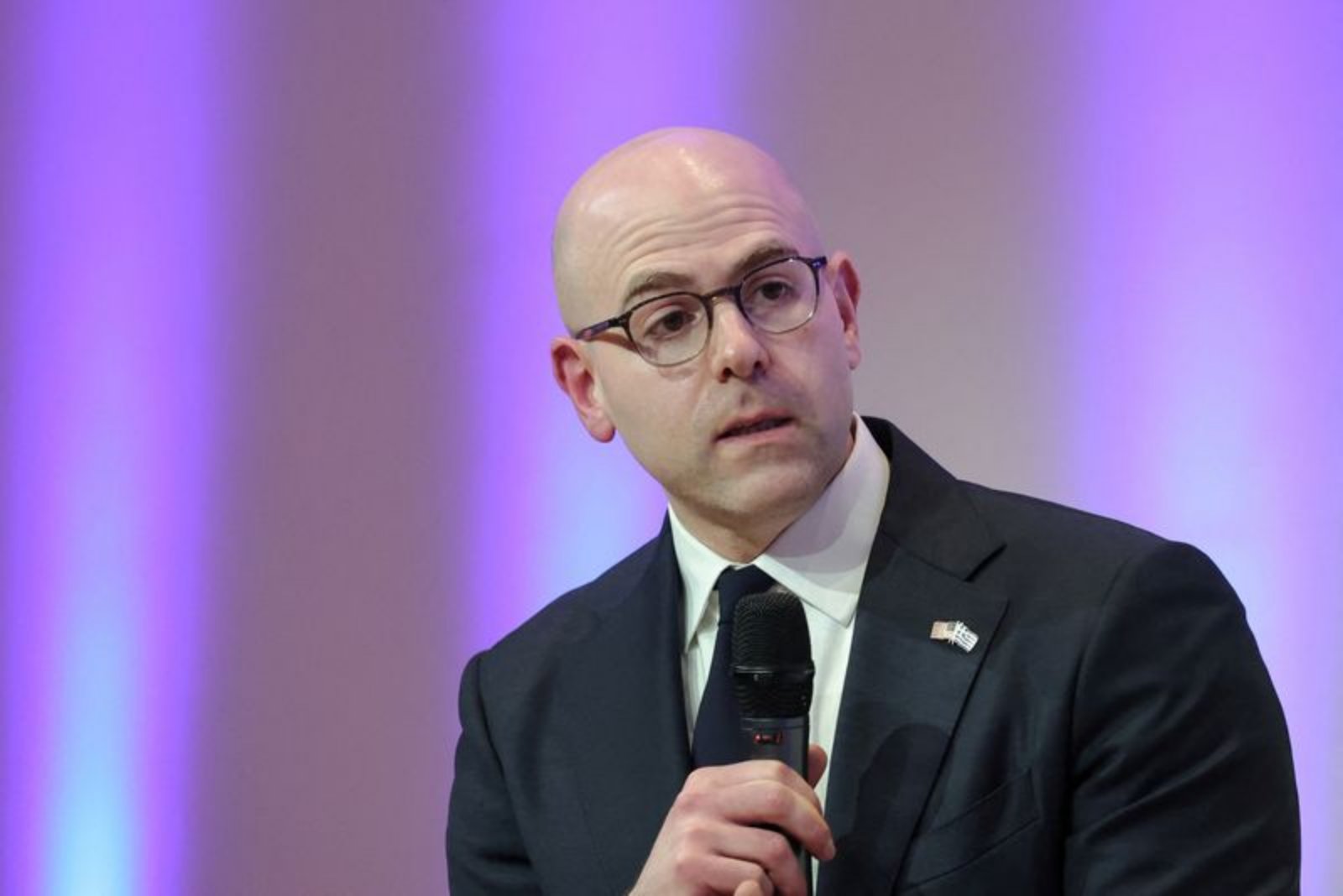 Fed Projections Show Fractured Outlook: One Policymaker Sees a Hike Ahead