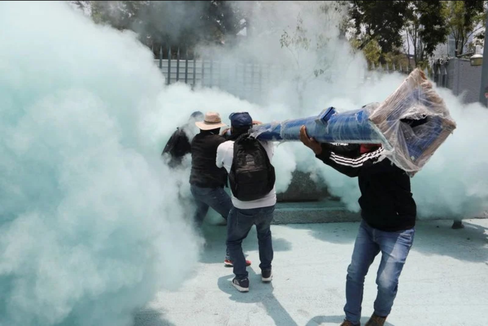 Teachers' Protests, Last-Minute Works and Roadblocks Disrupt Mexico City Ahead of World Cup