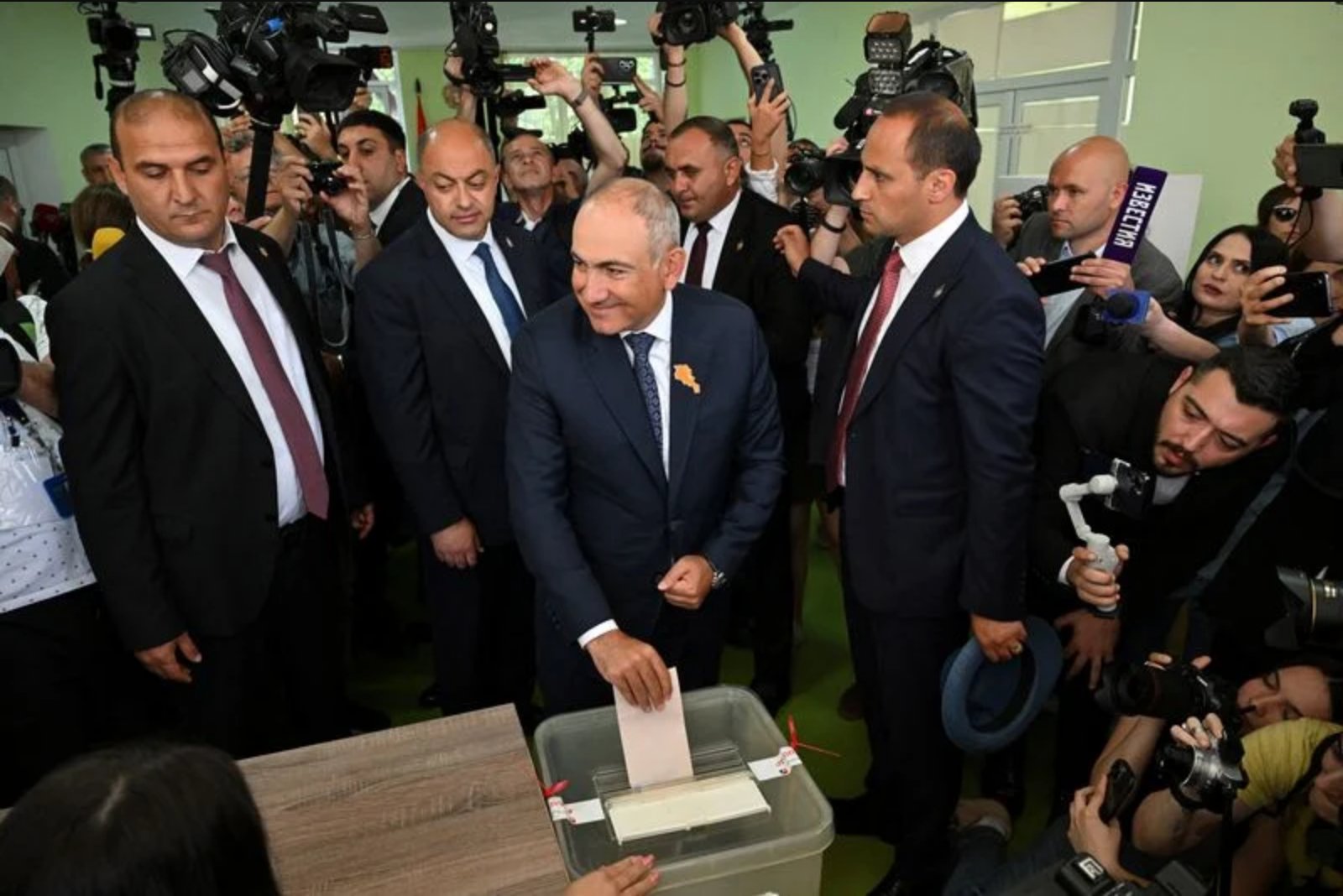 Armenia's Parliamentary Vote Centers on Peace Push and Relationship with Russia