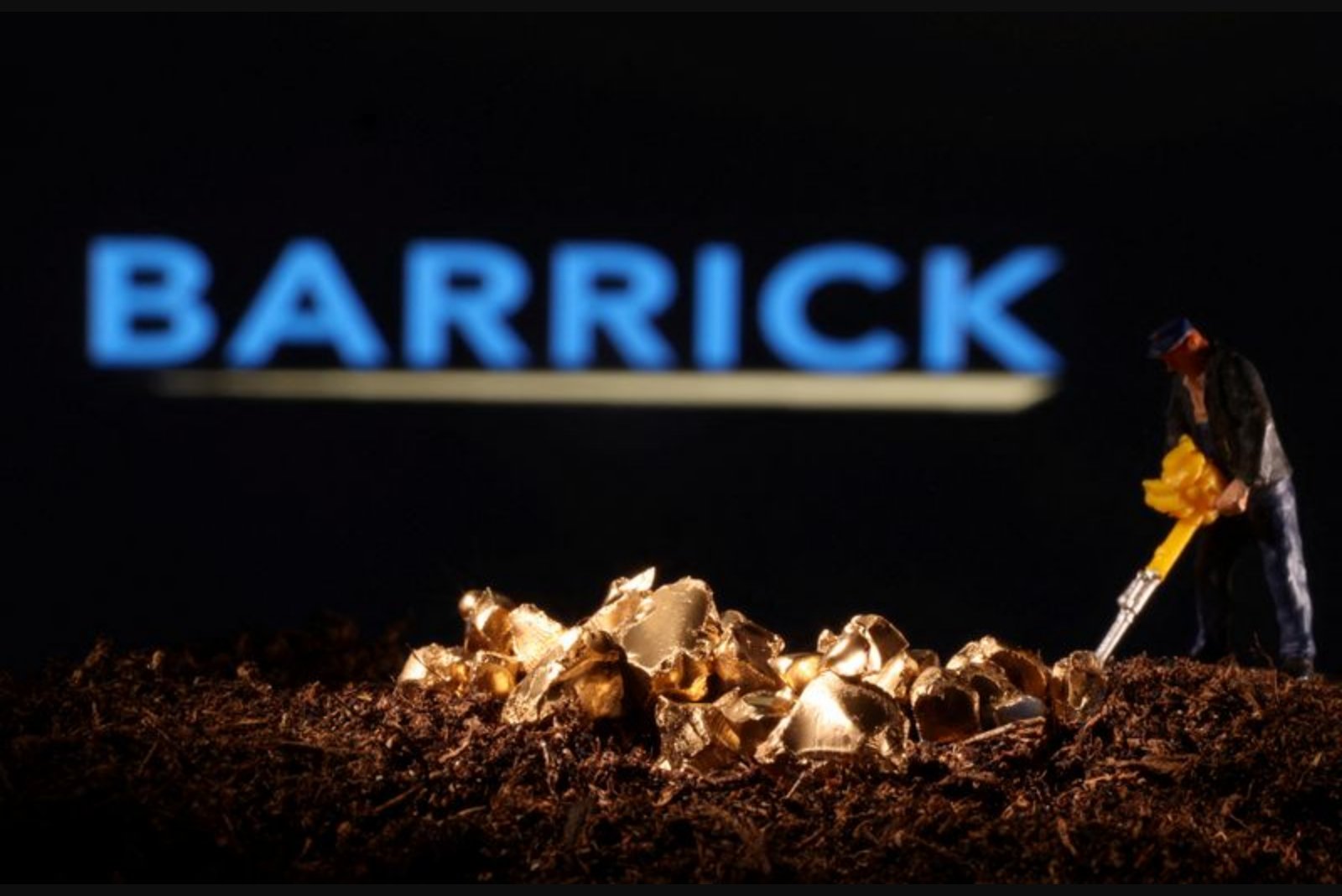 Barrick Advances IPO Plans for North American Gold Portfolio, Elevates Mark Hill to CEO
