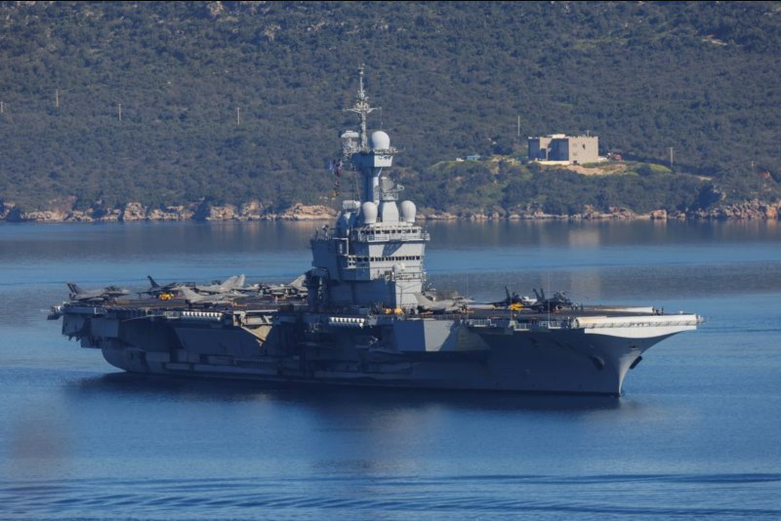 France Sends Carrier Strike Group to Red Sea as Plan for Hormuz Security Advances