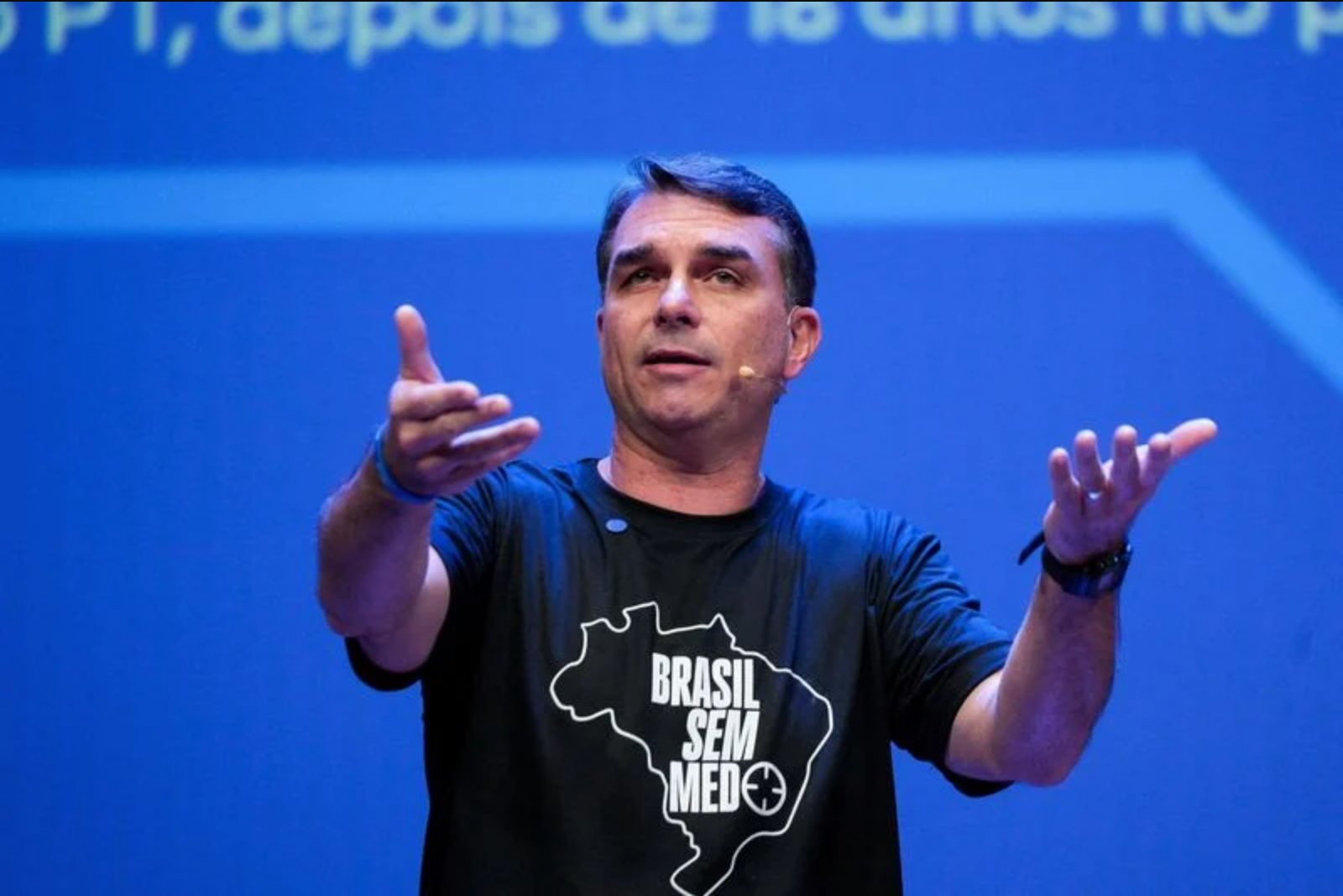 Flavio Bolsonaro Seeks U.S. Pause on Proposed Brazil Tariffs Ahead of October Vote