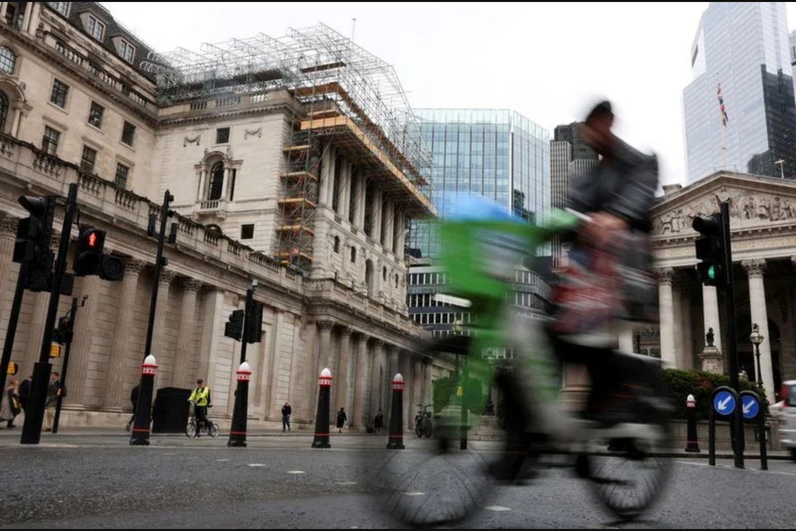 BoE’s Move to Scenario-Based Communication Raises Concerns About Collective Forecasting