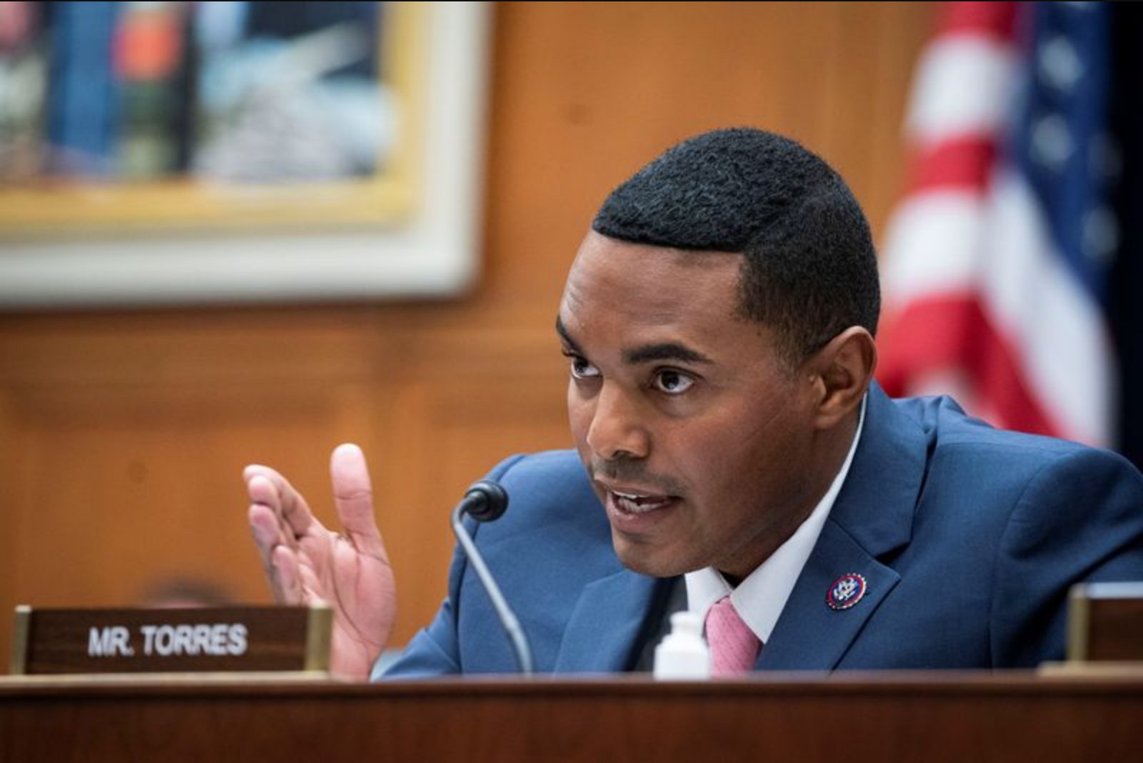 Democratic Congressman Demands Probe Into Sizeable Oil Trades Ahead of U.S.-Iran Ceasefire Announcement