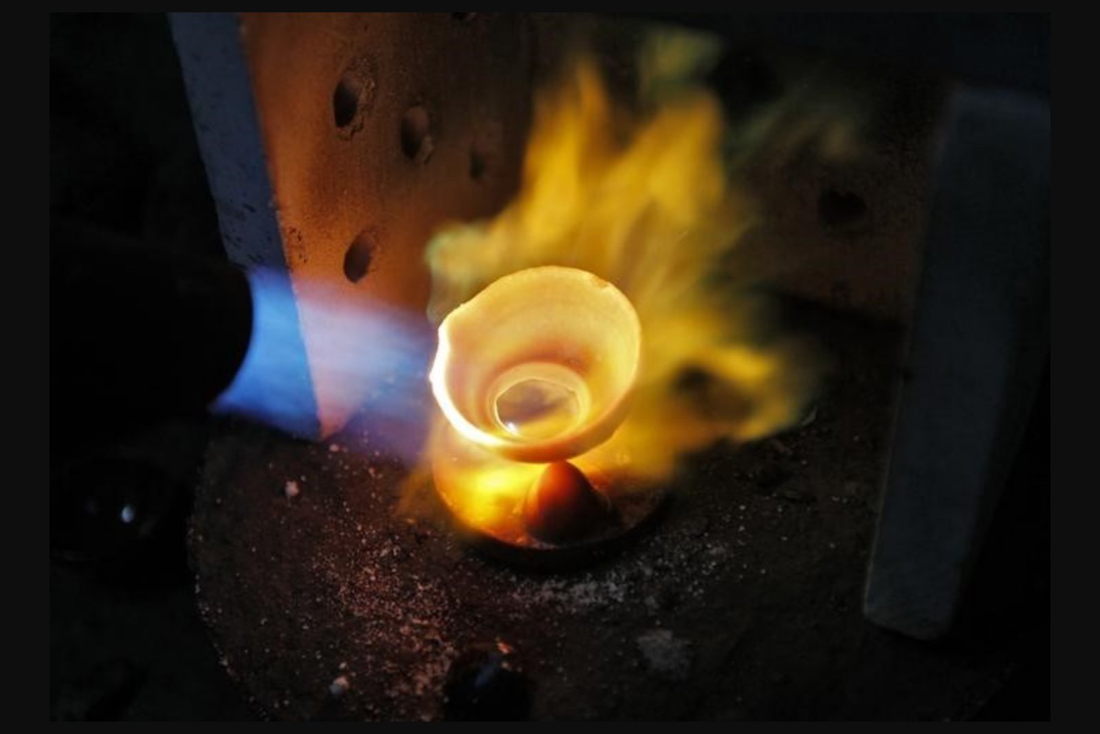 Gold Pulls Back After Volatile Rally, January Gains Remain Exceptional