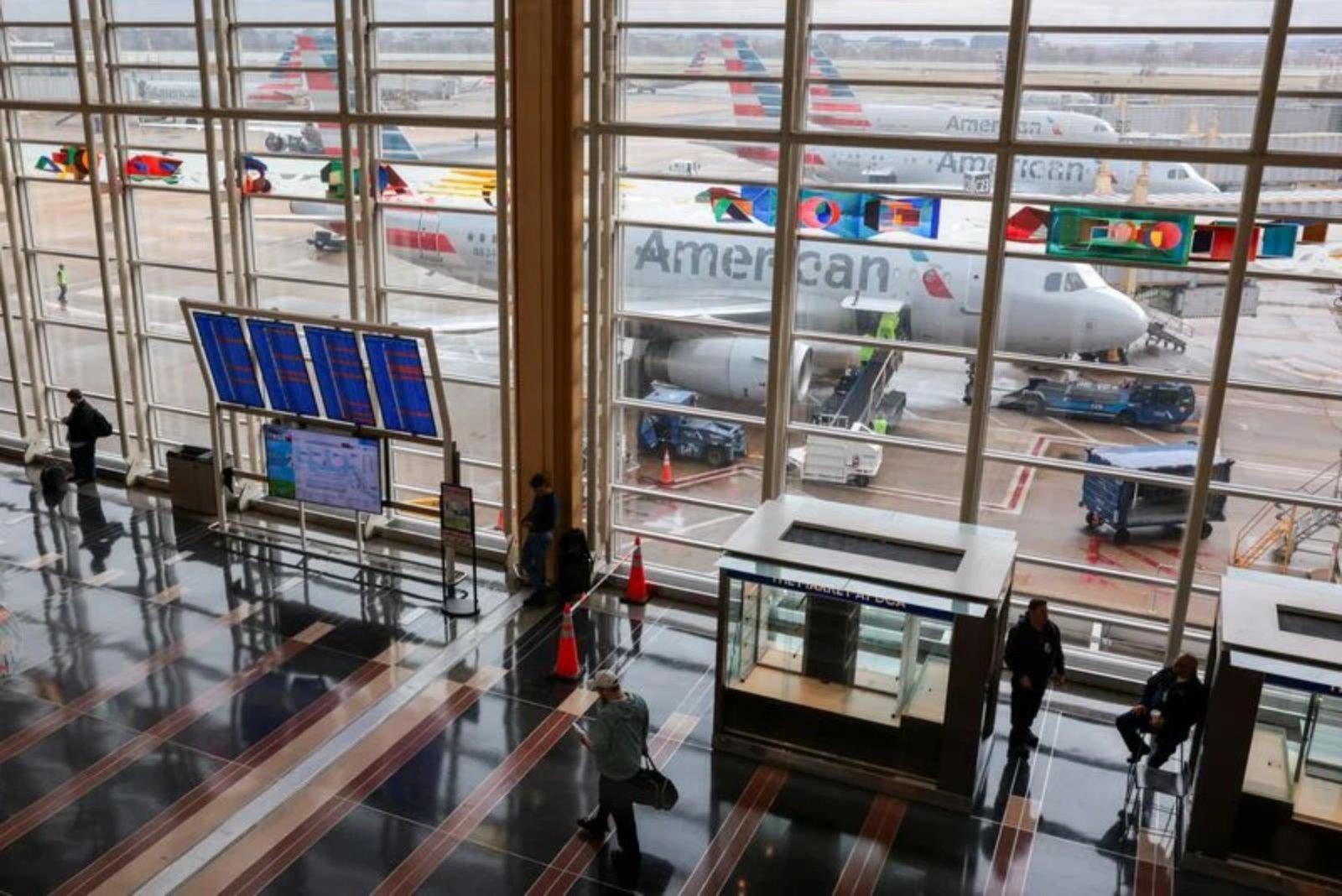 Airlines May Hold Elevated Fares as Fuel Costs Ease After Iran Deal