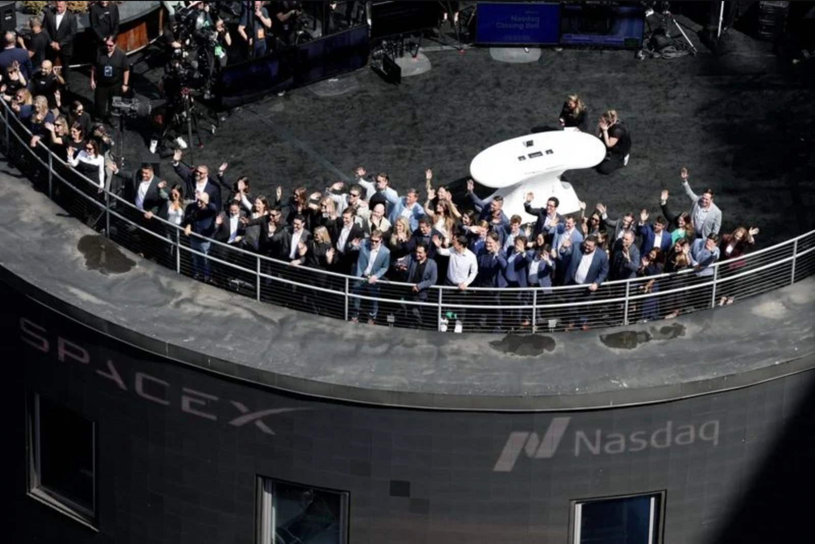 Champagne, Wagyu and Moon Pies Mark Wall Street Celebrations After SpaceX IPO