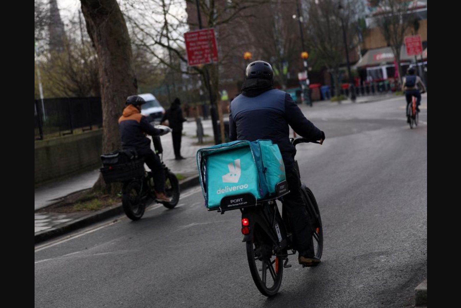 Italian Authorities Place Deliveroo Italy Under Supervision in Labour Probe