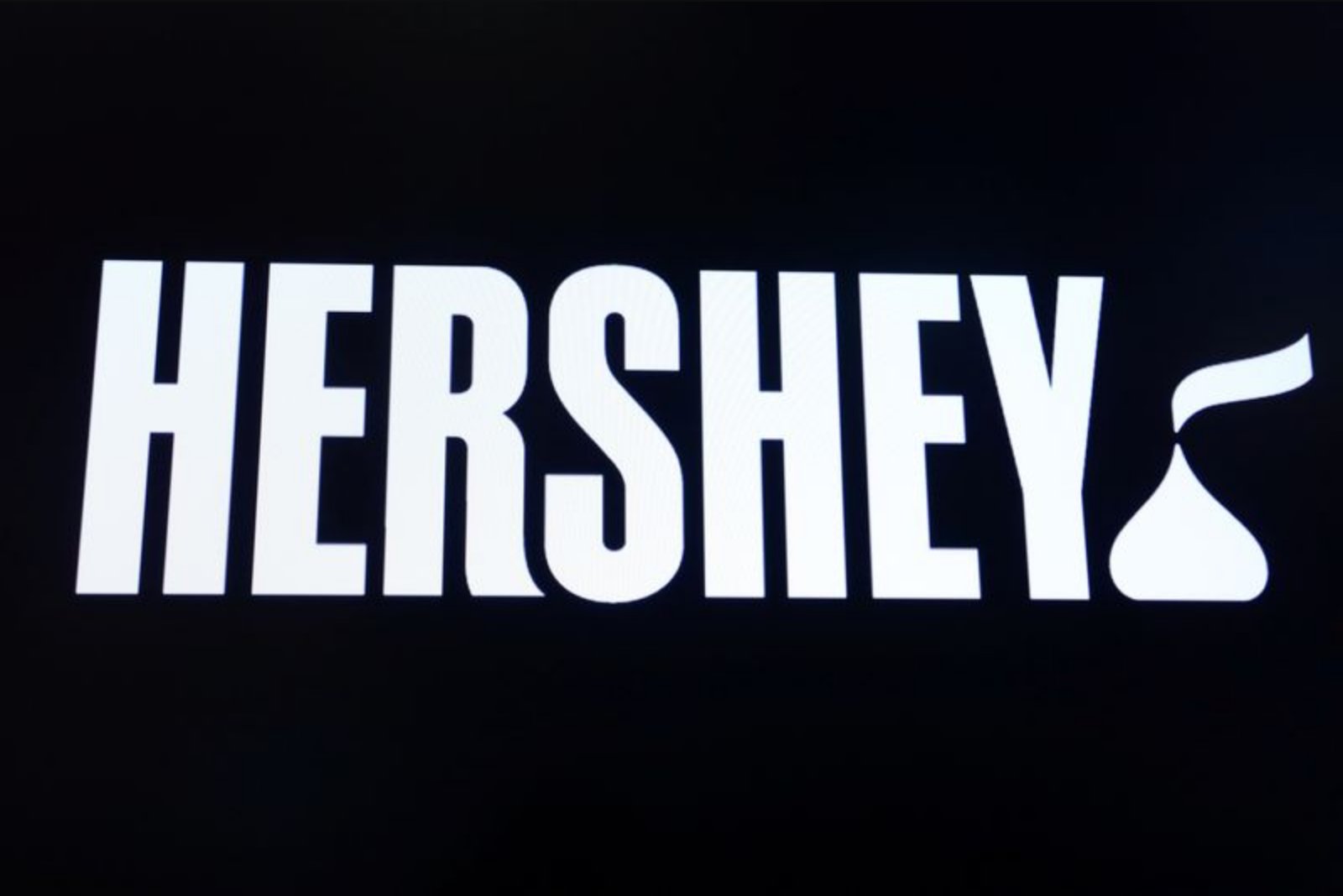 Hershey Beats Estimates as Price Increases and Salty-Snack Demand Offset Cost Pressures