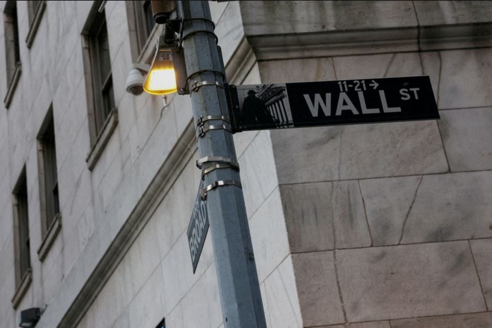Private-credit strains spread across Wall Street as lenders and funds pull back