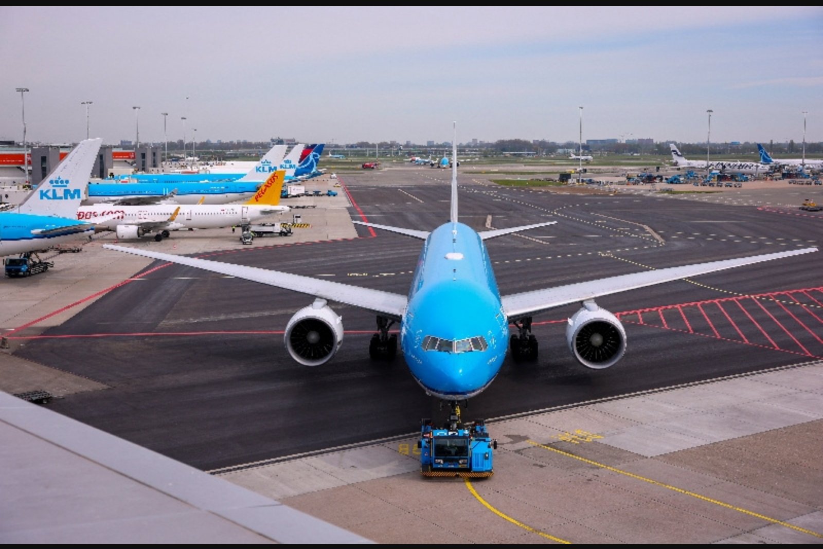 Airlines Adjust Schedules, Cancel Routes as Middle East Conflict Disrupts Network Flows