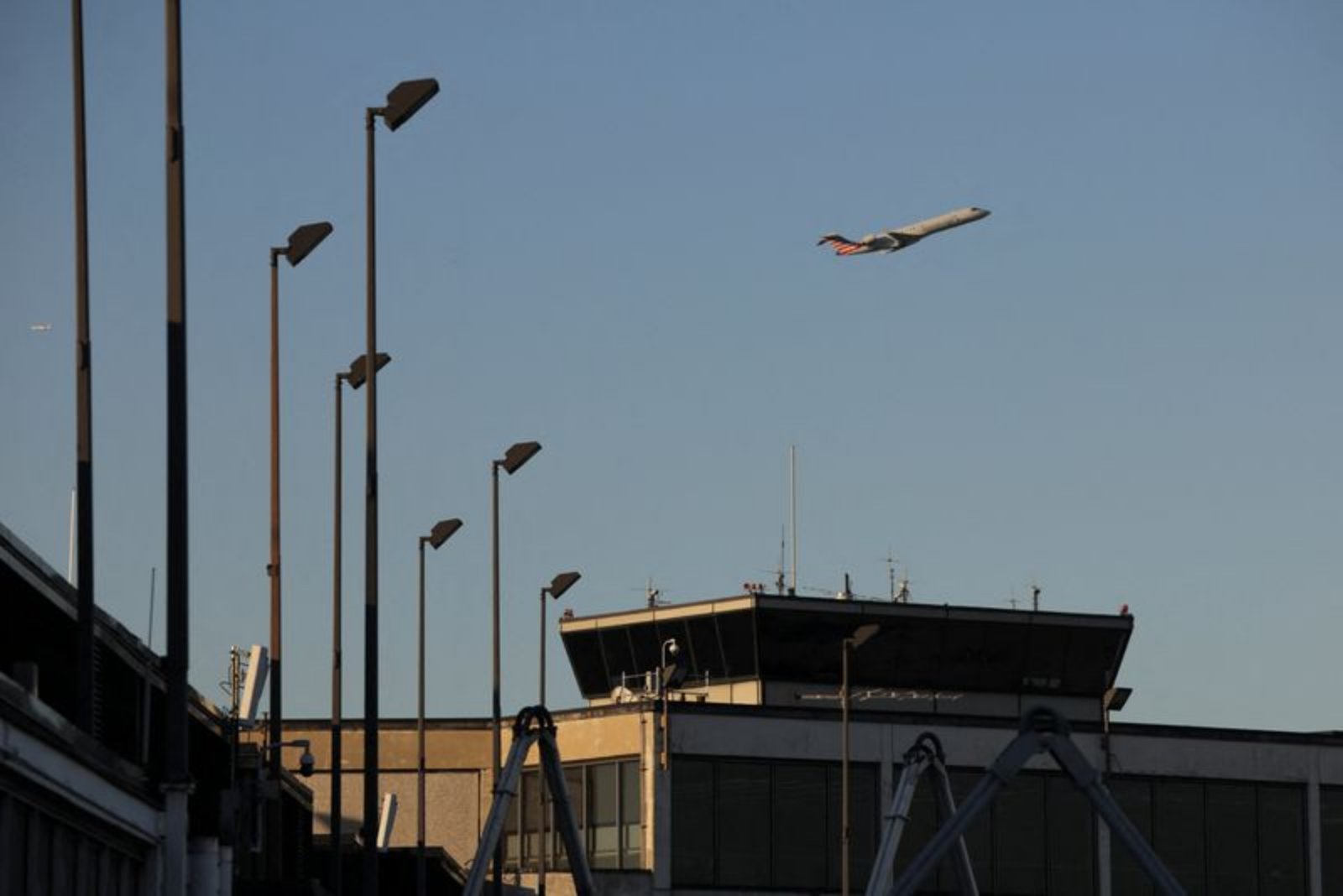 FAA to Reopen Talks Thursday on Reducing O'Hare Summer Flight Schedules