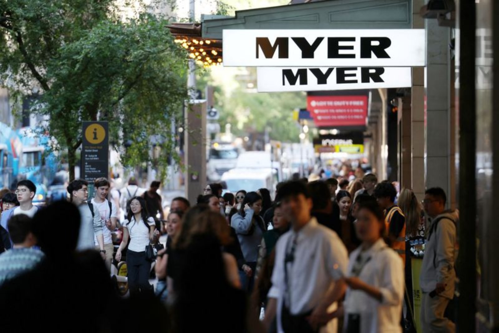 Australian Consumer Sentiment Recovers Slightly in May Amid Persistent Macroeconomic Headwinds