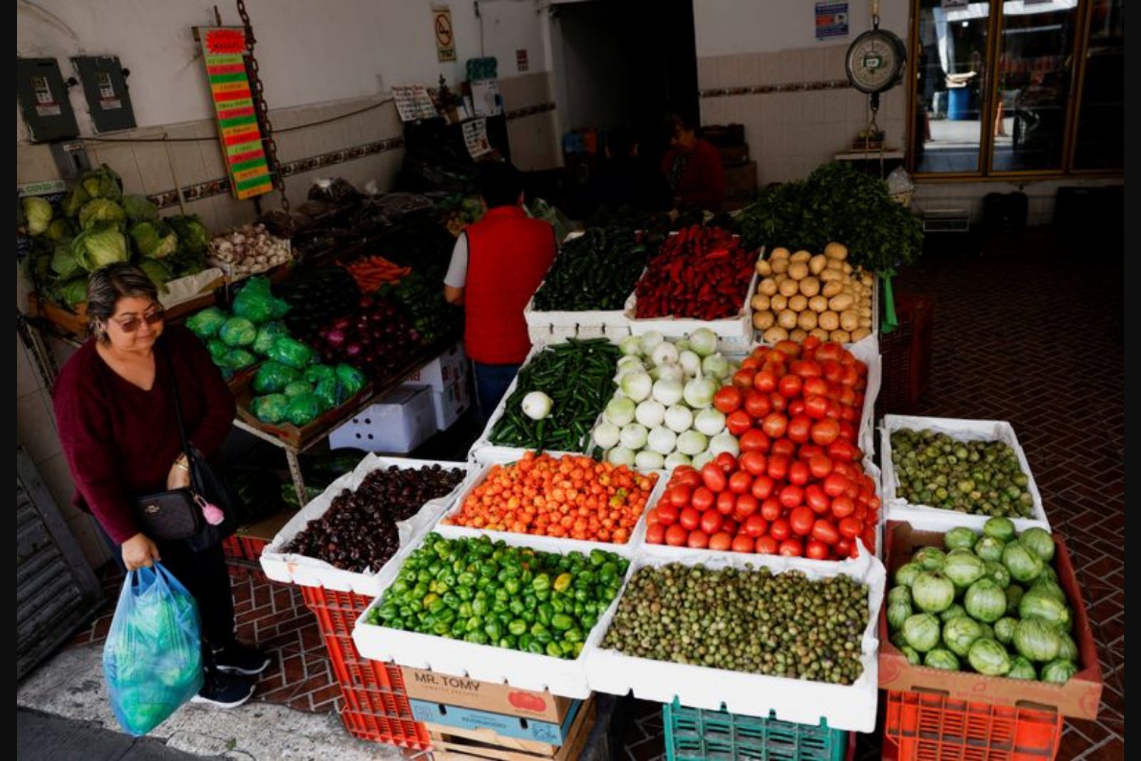 Mexico inflation inches higher in early February, core prices remain elevated