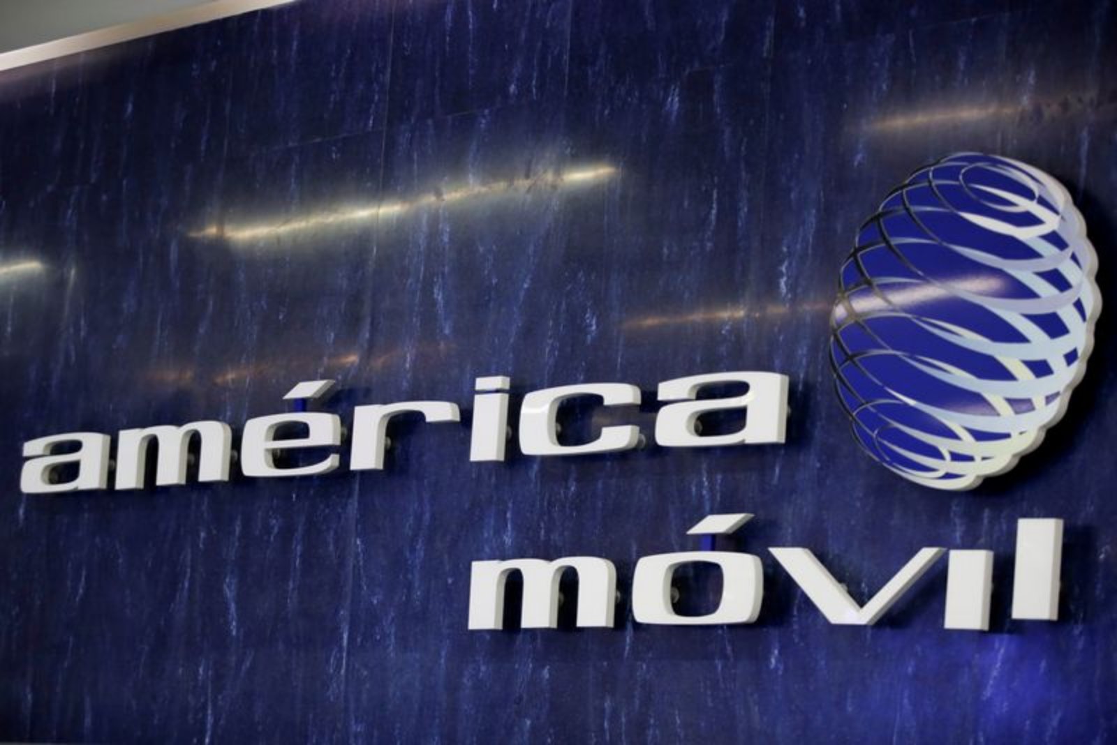 America Movil Reports More Than 300% Rise in Q4 Profit as Financing Costs Fall