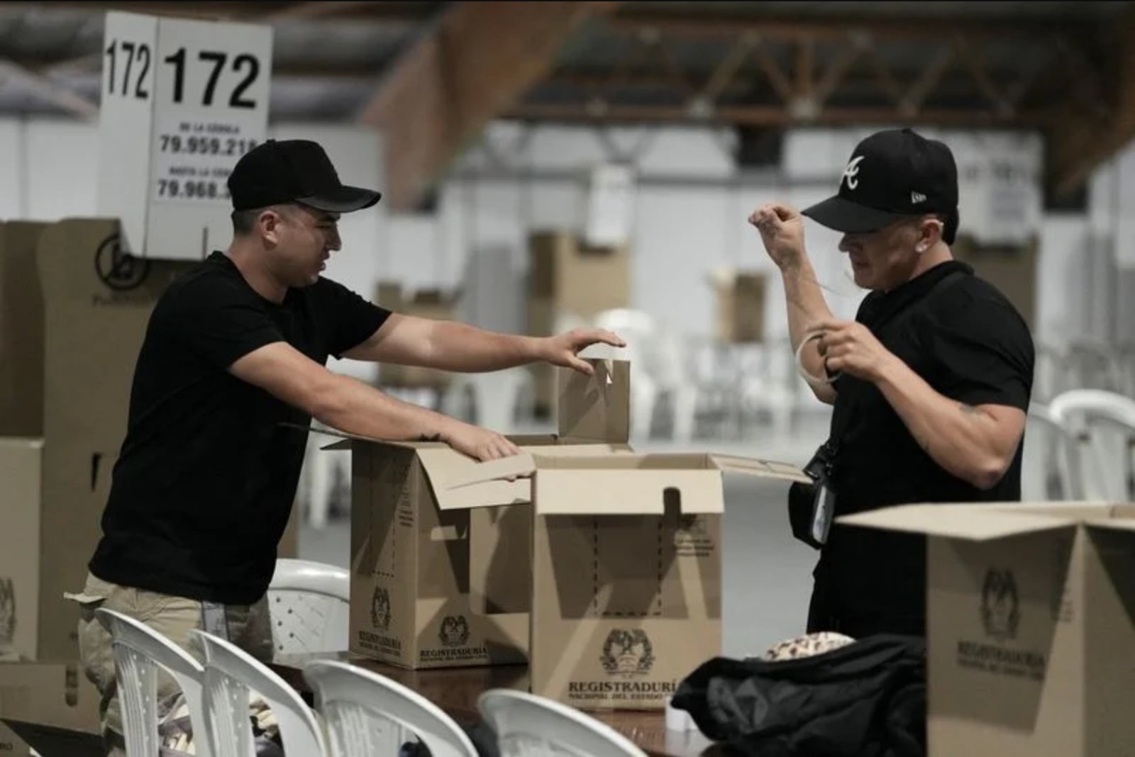 Colombia Faces Tight Runoff Between Leftist Continuity and Hardline Crime Agenda