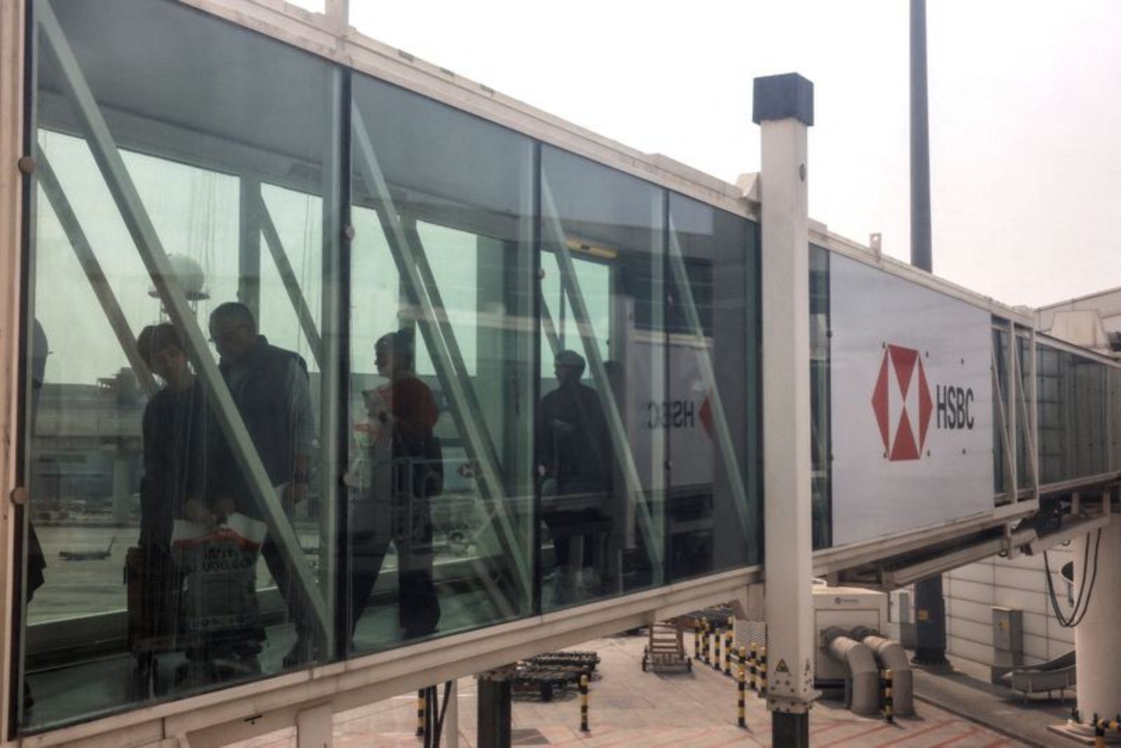 Asian airlines hit hard as oil soars and Middle East war deepens