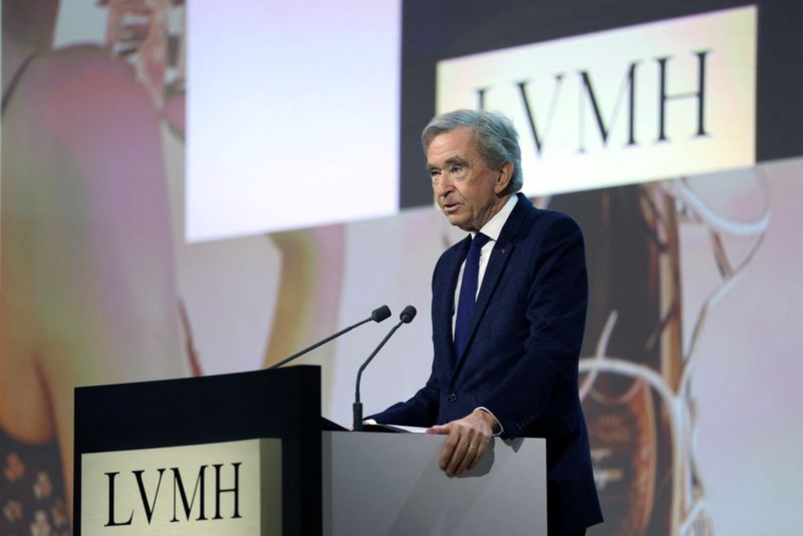 Investors Press LVMH for Clear Plan as Arnault’s Succession Remains Unsettled