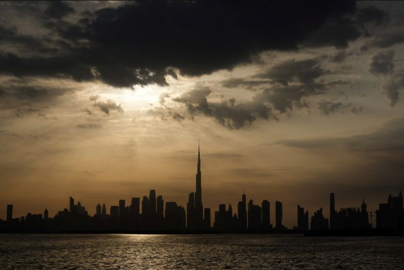 IMF Cuts MENA Growth Outlook as Gulf Exporters Feel Shock from Iran War