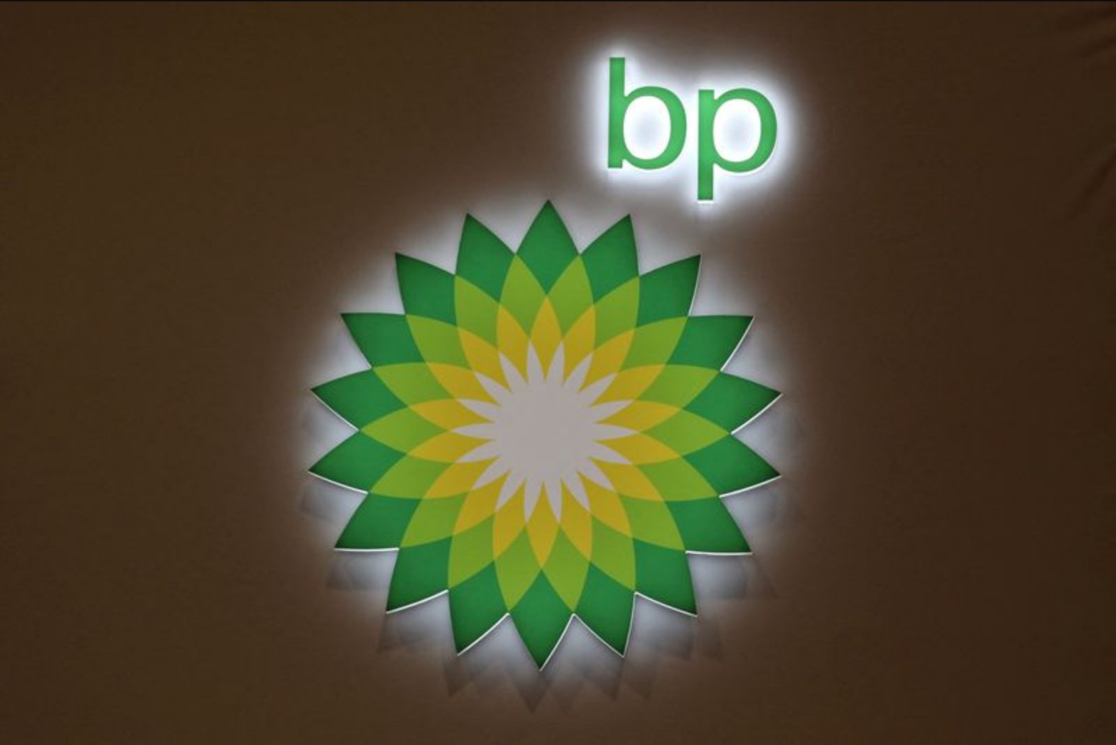 Ousted BP Chair Conducted Unsanctioned Meetings with Elliott, Sources Say