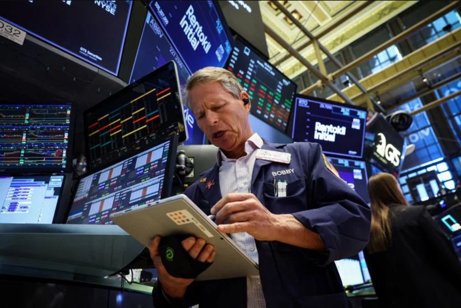 Wall Street futures climb as tech names recover and US-Iran talks ease energy jitters