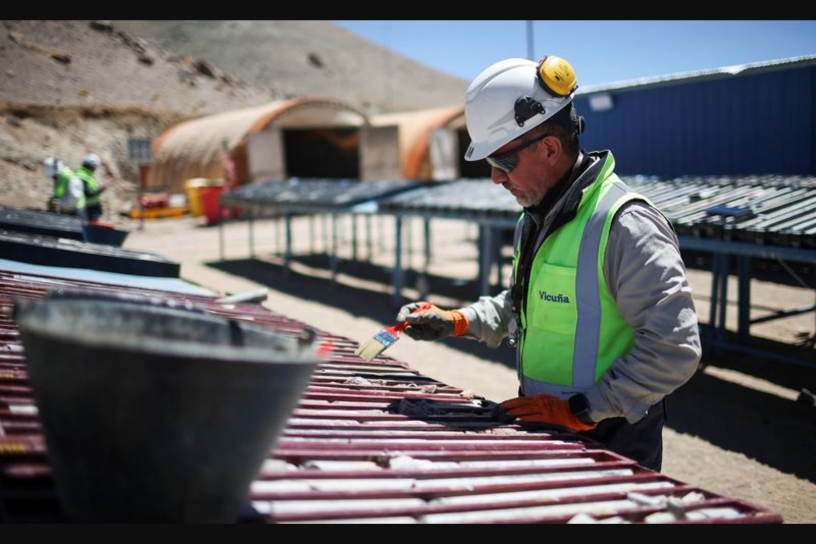 Vicuña Plans to Double Argentina Copper Outlay to $800 Million as Projects Advance