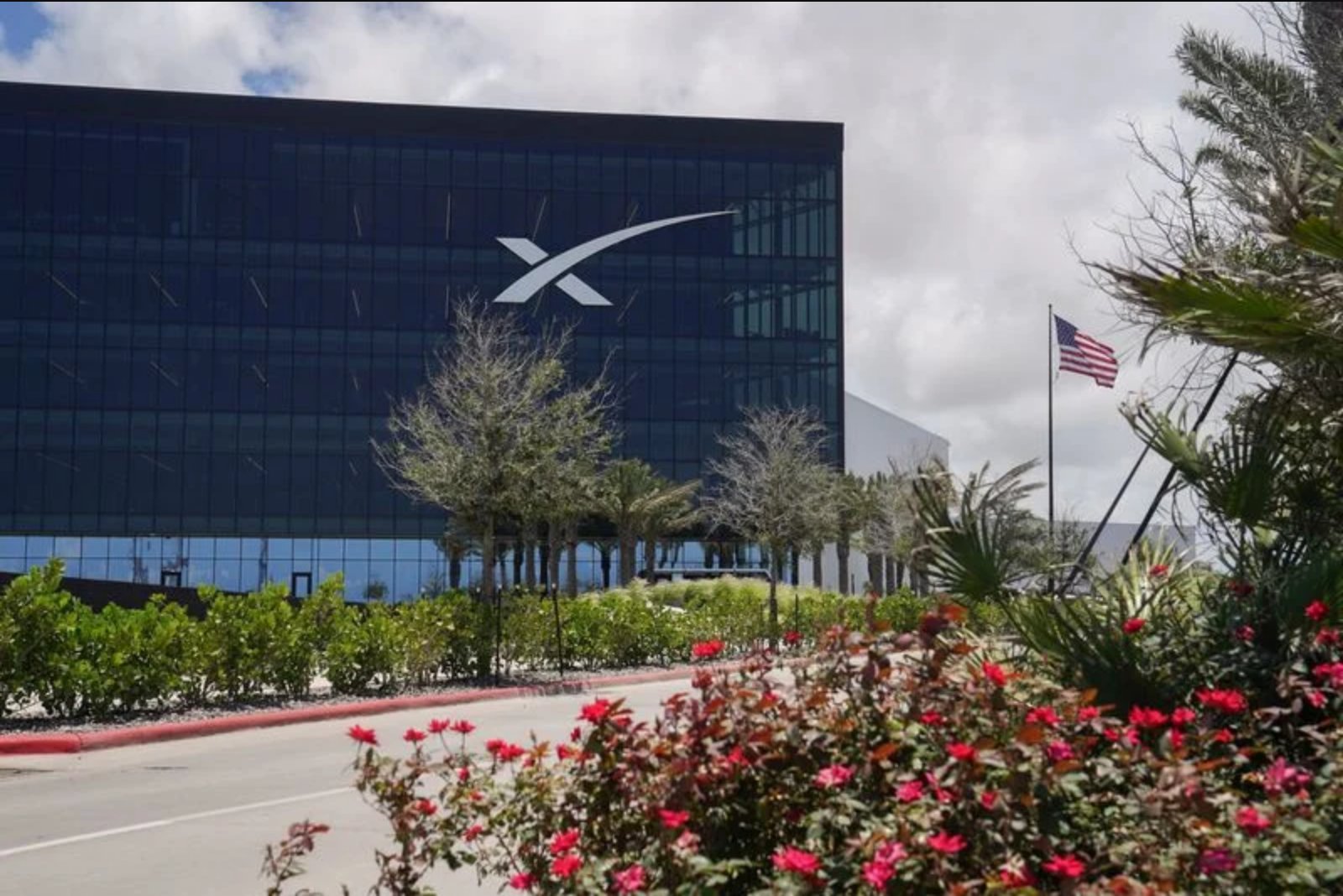 SpaceX completes $75 billion IPO at $135 per share, valuing company at $1.77 trillion