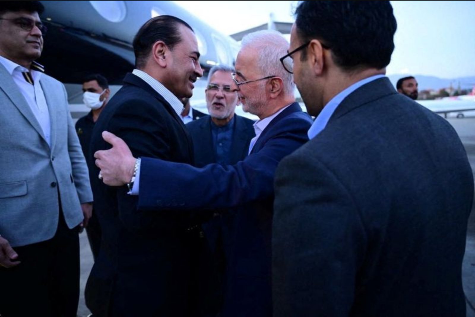 Diplomatic Momentum Reported as Iran, U.S. and Pakistan Move Toward Ending Three-Month War