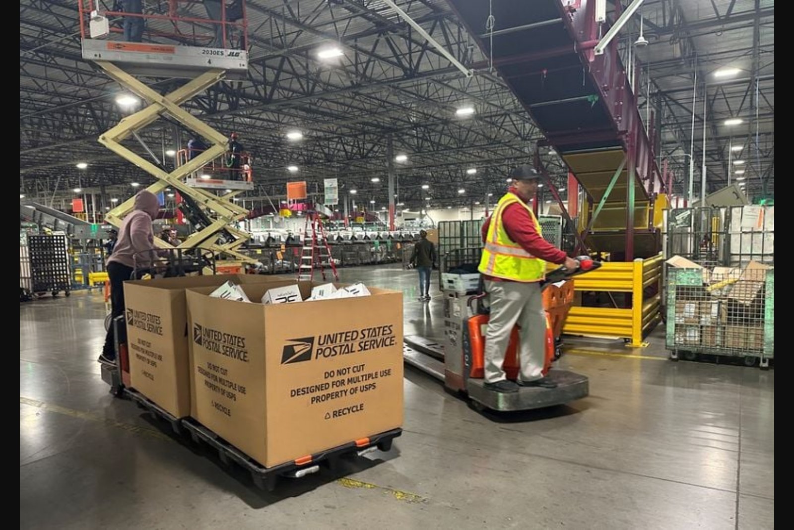 Postal Service Warns Congress It Is Running Out of Cash, Seeks Lawmaker Fixes