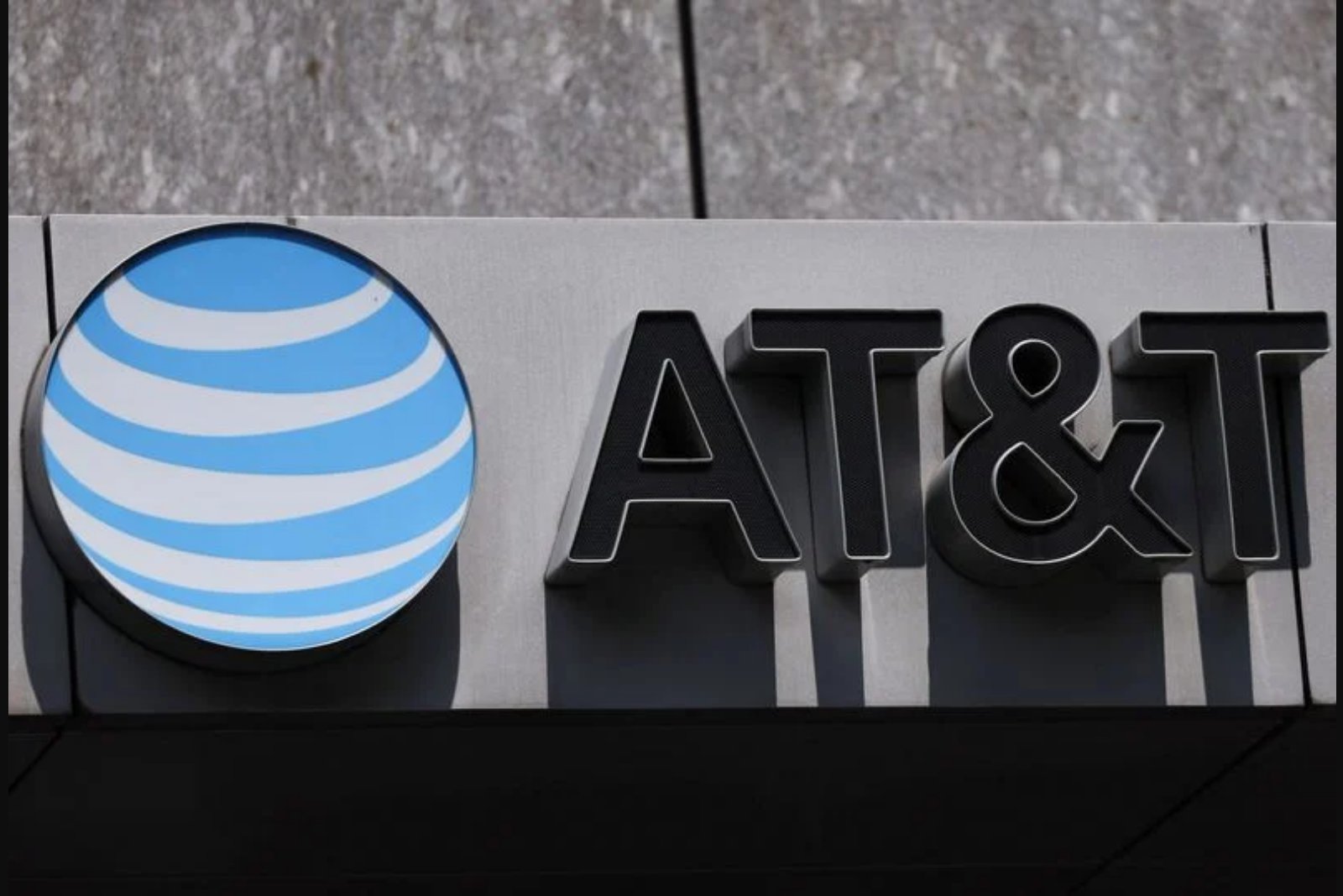 AT&T Names Jennifer Biry CFO Beginning 2027 as Pascal Desroches Plans Year-End Retirement