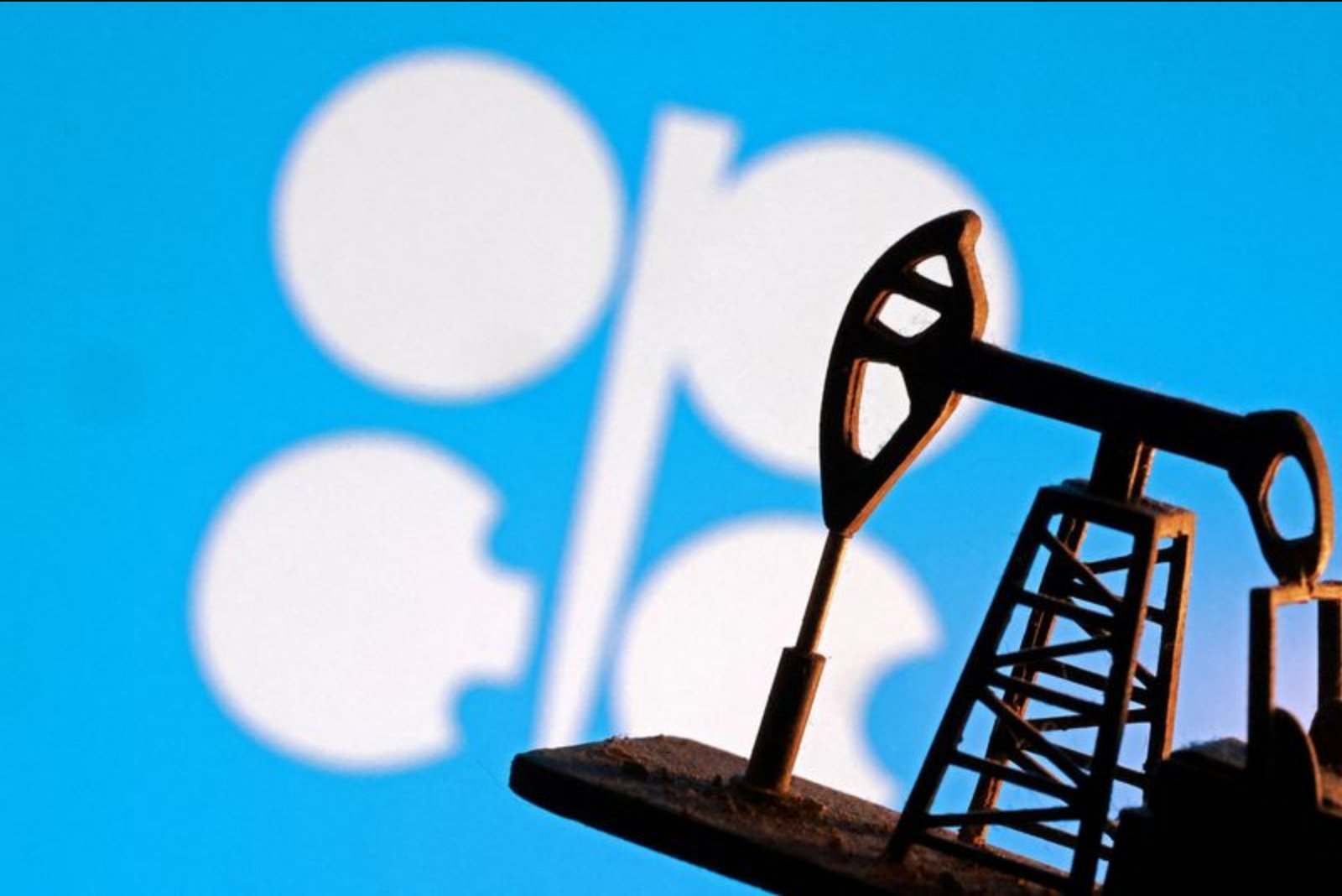OPEC Predicts Q2 Drop in Demand for OPEC+ Crude; Q1-to-Q2 Cut of 400,000 bpd