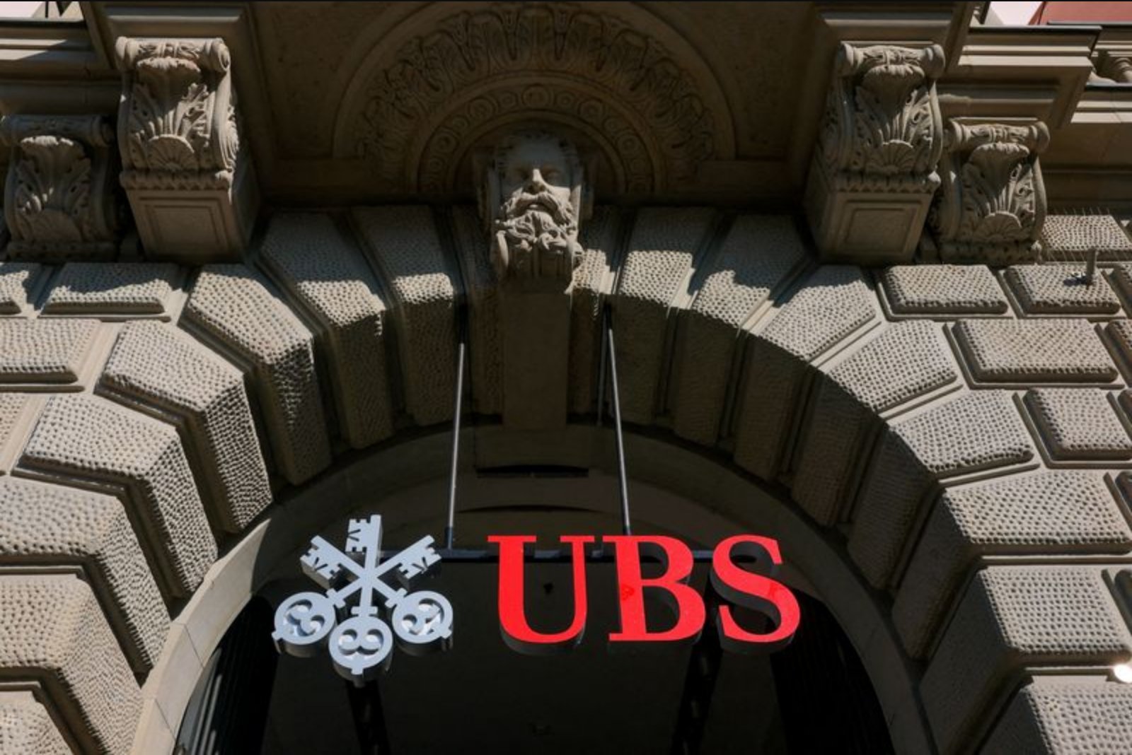 Asia-Pacific heirs favor professional advisors as intergenerational wealth shifts, UBS finds