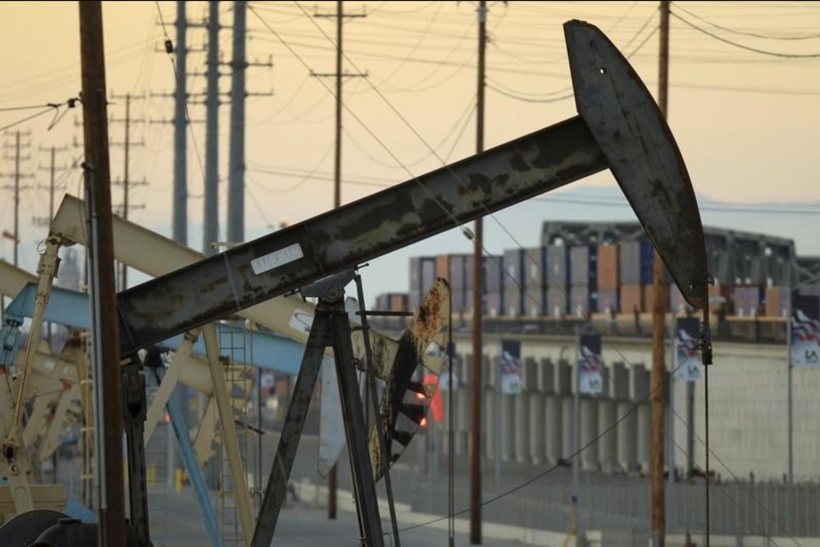 Brokers Lift Oil Price Targets as Strait of Hormuz Disruptions Tighten Supply